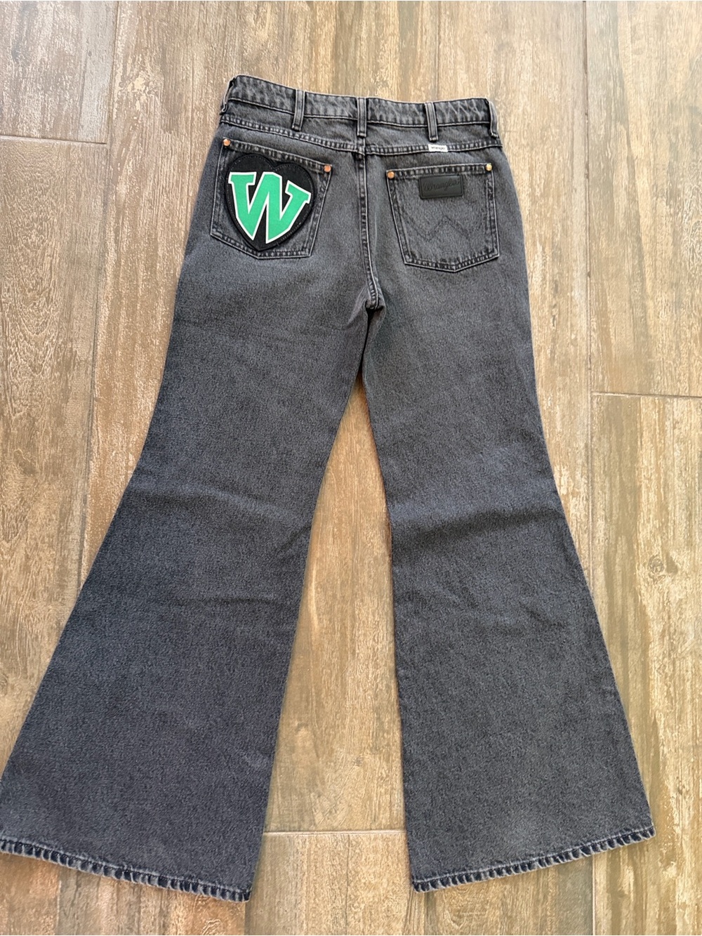 Wrangler Wanderer Black Flare Jeans with Green Back Patch 27x32 - Picture 2 of 13
